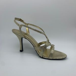 Kelly & Katie Dressy Shiny Gold Heels 8